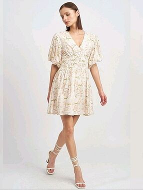 EN SAISON Cream Floral Smocked Waist Puff Sleeve Dress SIZE: M